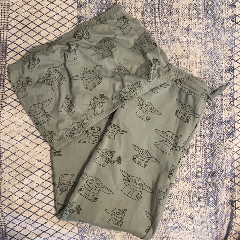 Star Wars Baby Yoda Pajama set NWOT
